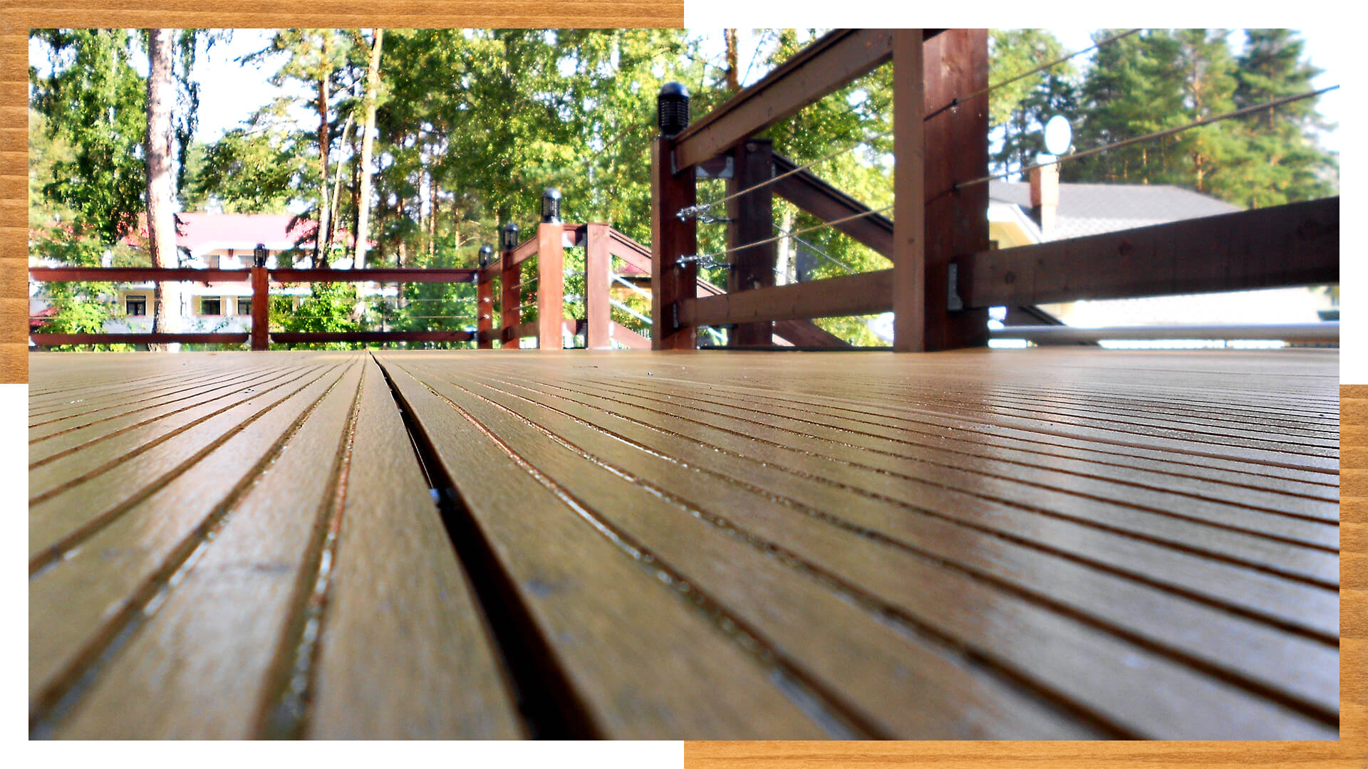 varanda de madeira recém-pintada