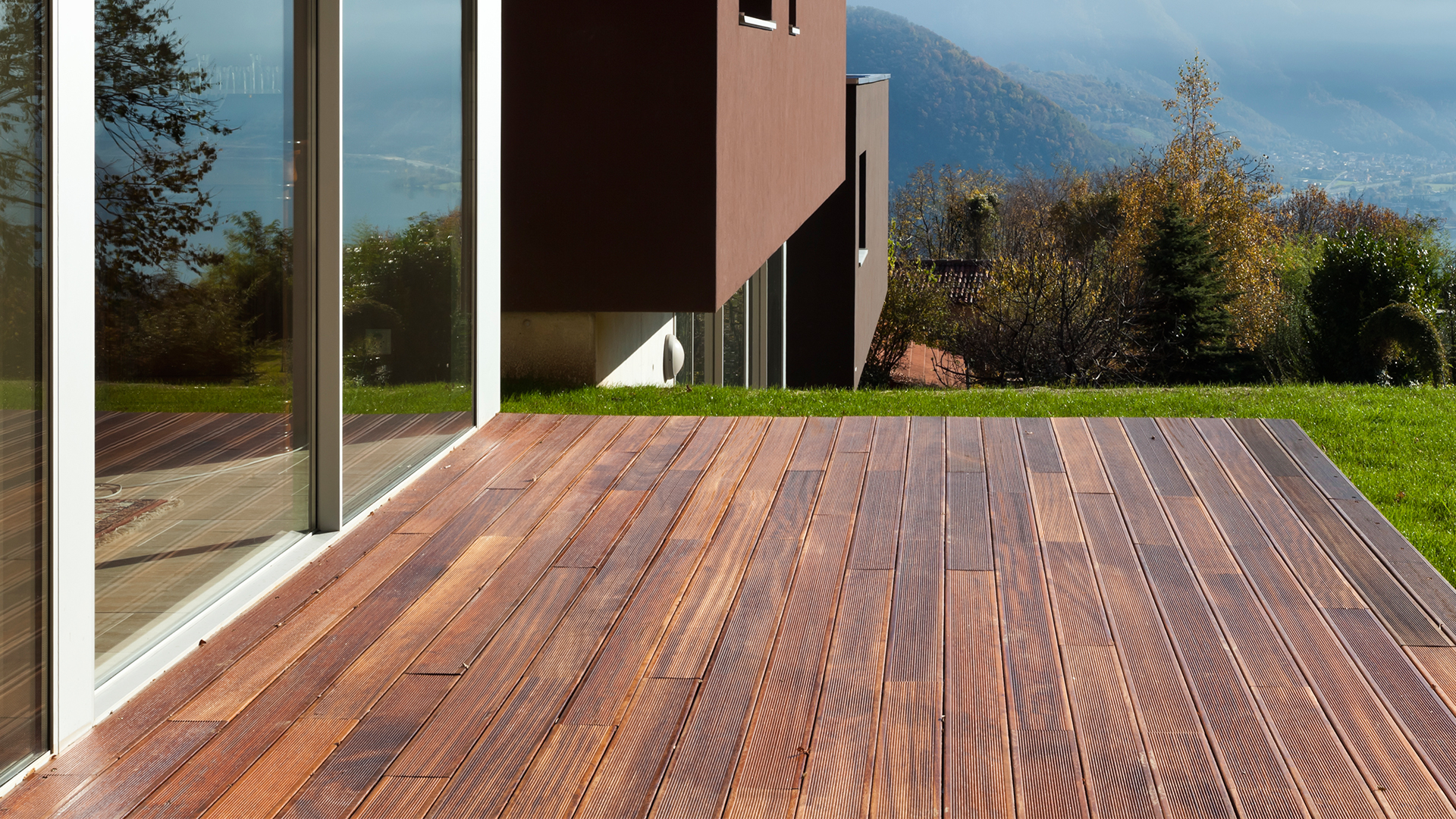 Elije un producto: el mejor lasur para proteger y realzar la belleza natural de tu madera 